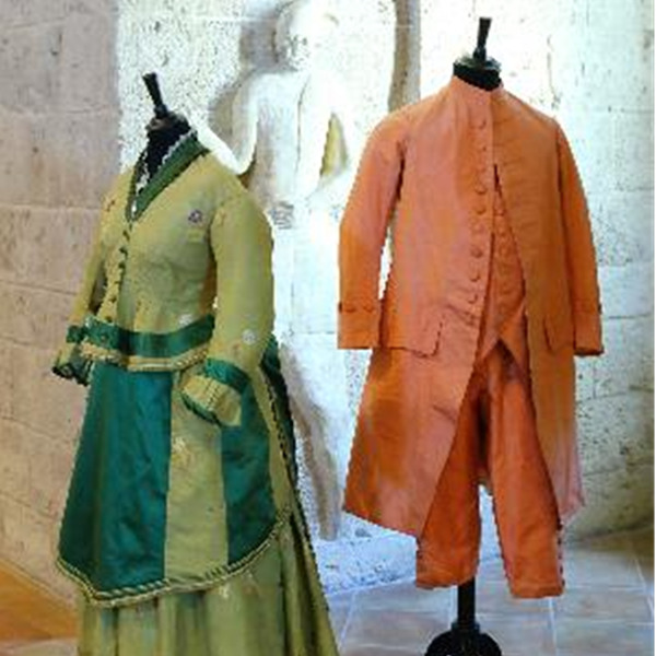 Moda al Castello. Collezioni di abiti storici in Puglia