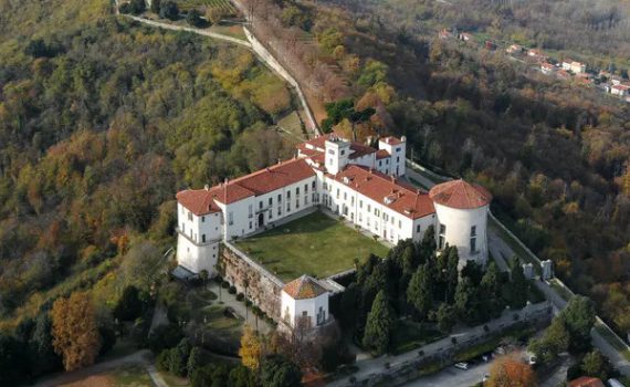 I Beni del FAI: Castello e Parco di Masino. Il castello millenario nel cuore del Canavese