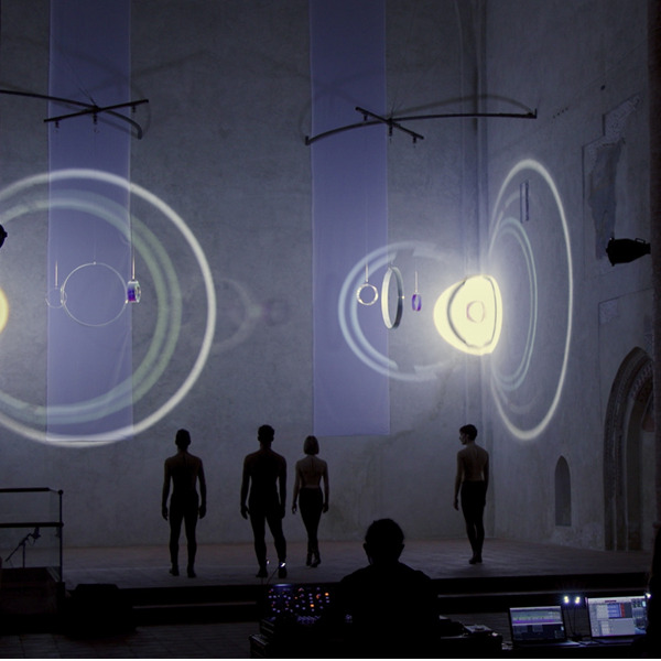 Light Performance: musica e danza per la mostra "E luce fu"