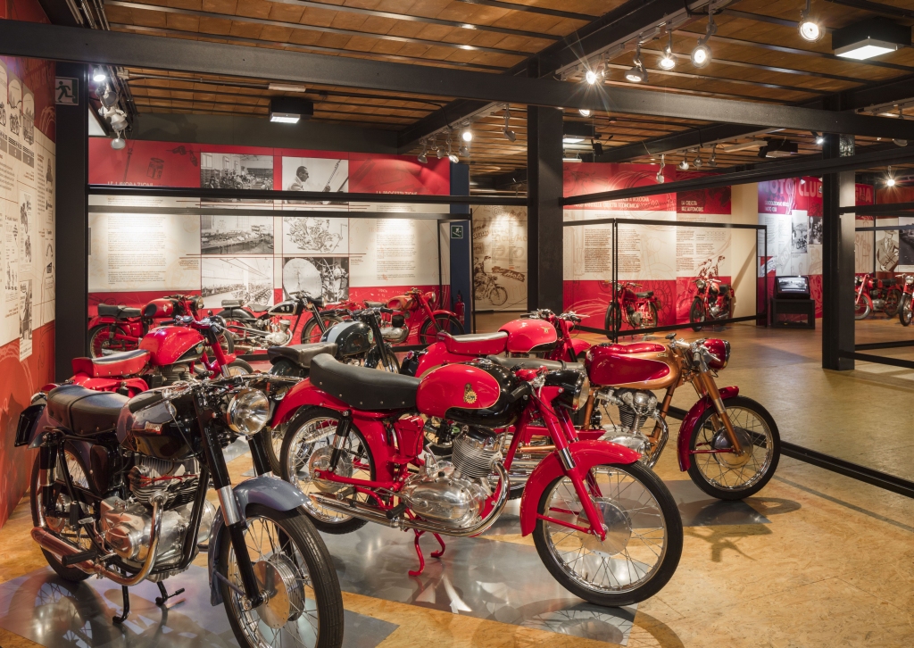 Moto bolognesi degli anni 1950-1960 - La motocicletta incontra l'automobile